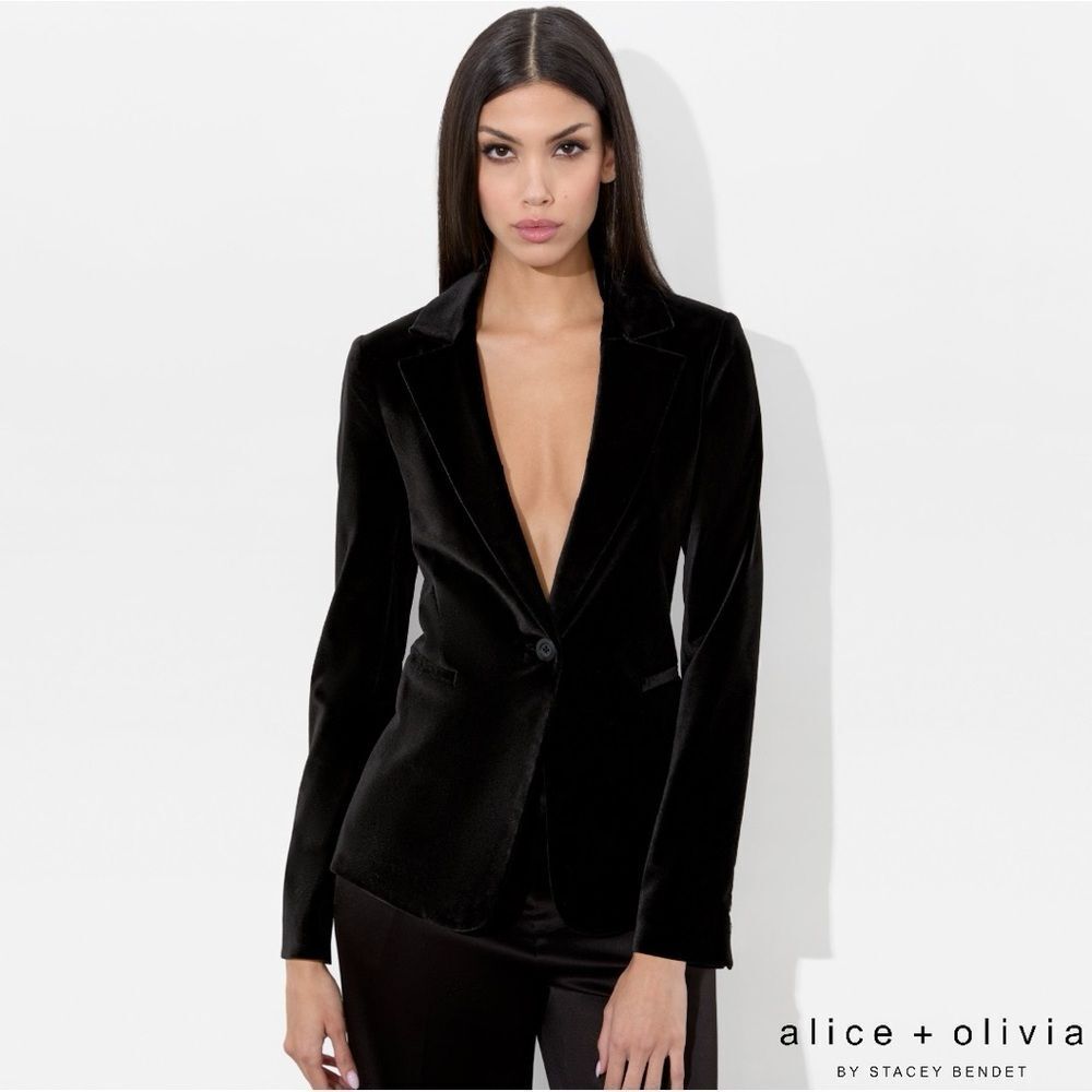 Alice + Olivia **NWT** Macey Velvet Black Blazer